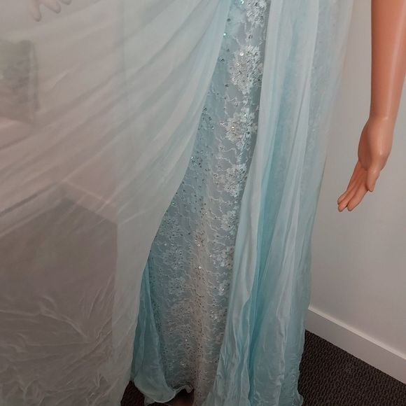 Mac Duggal Beautiful Strapless Silk Rhinestone and Sequin Dress Size 14 - Picture 4 of 13